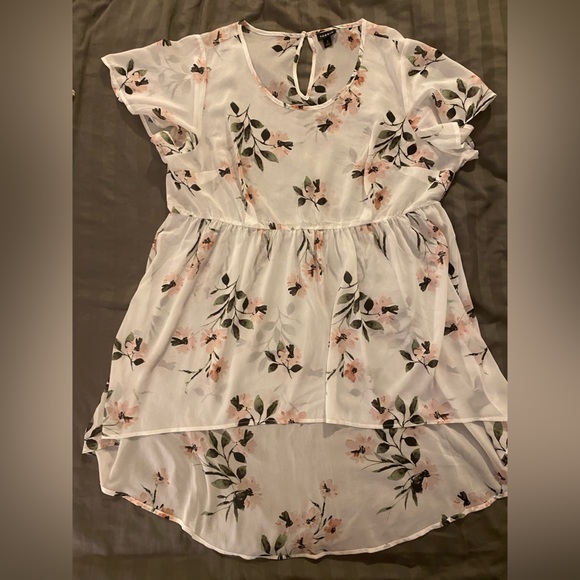 Torrid High Low Short Sleeve Blouse Size 3 - Picture 3 of 9